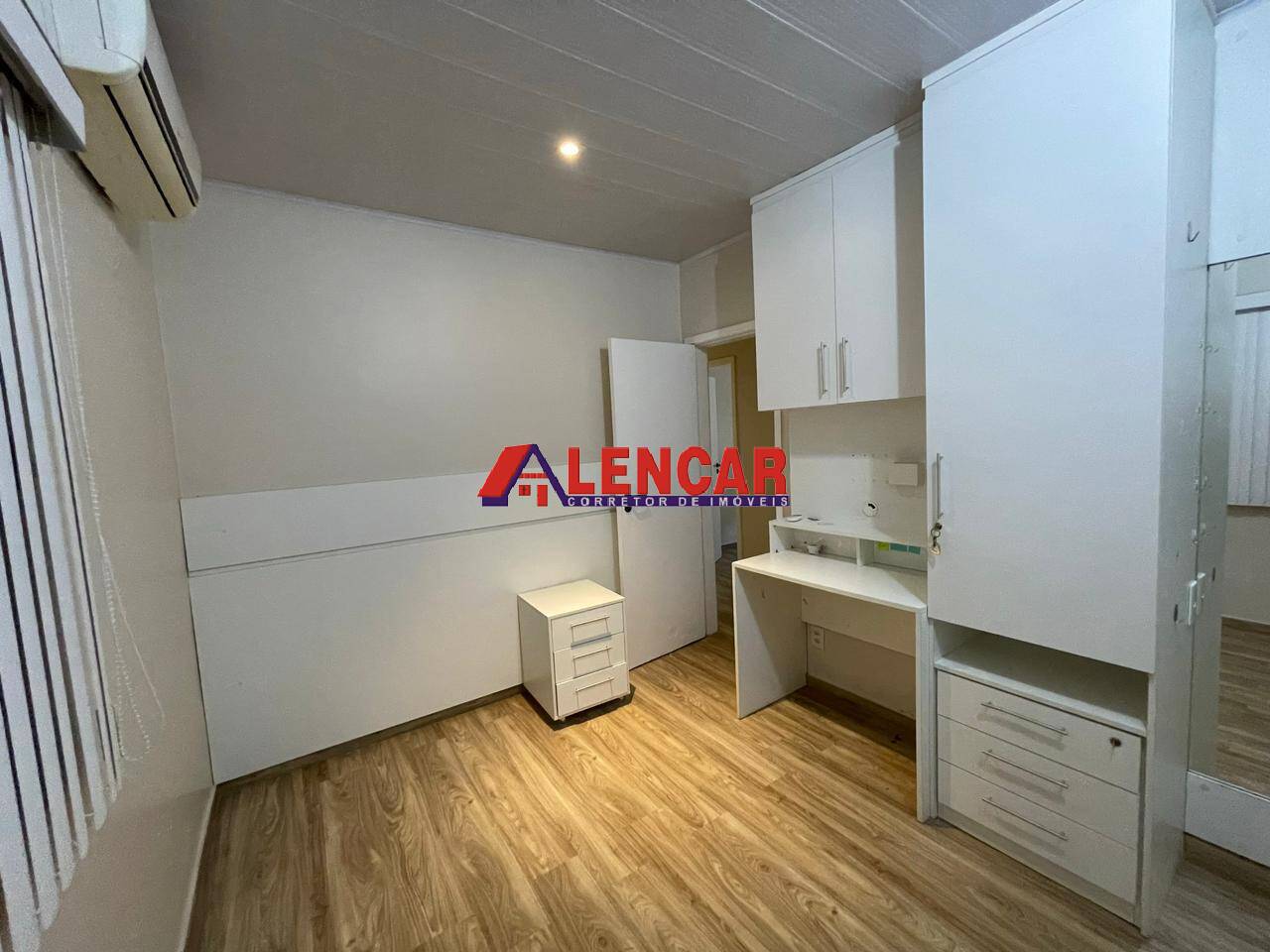 Casa de Condomínio à venda com 3 quartos, 220m² - Foto 18