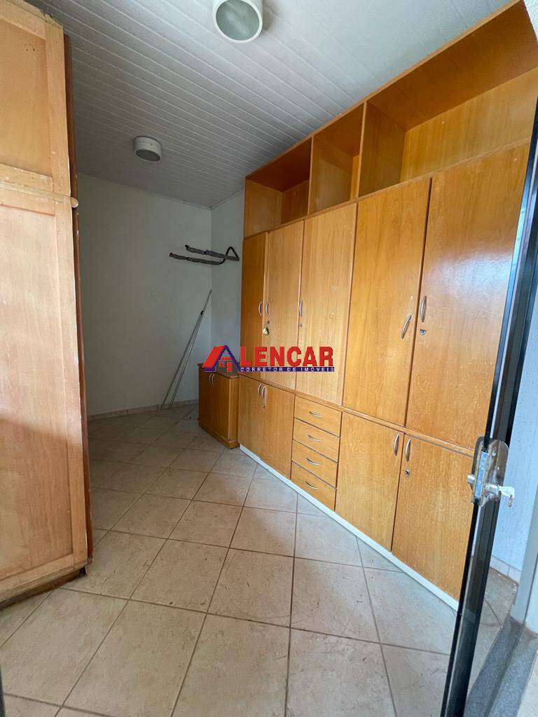 Casa de Condomínio à venda com 3 quartos, 220m² - Foto 35