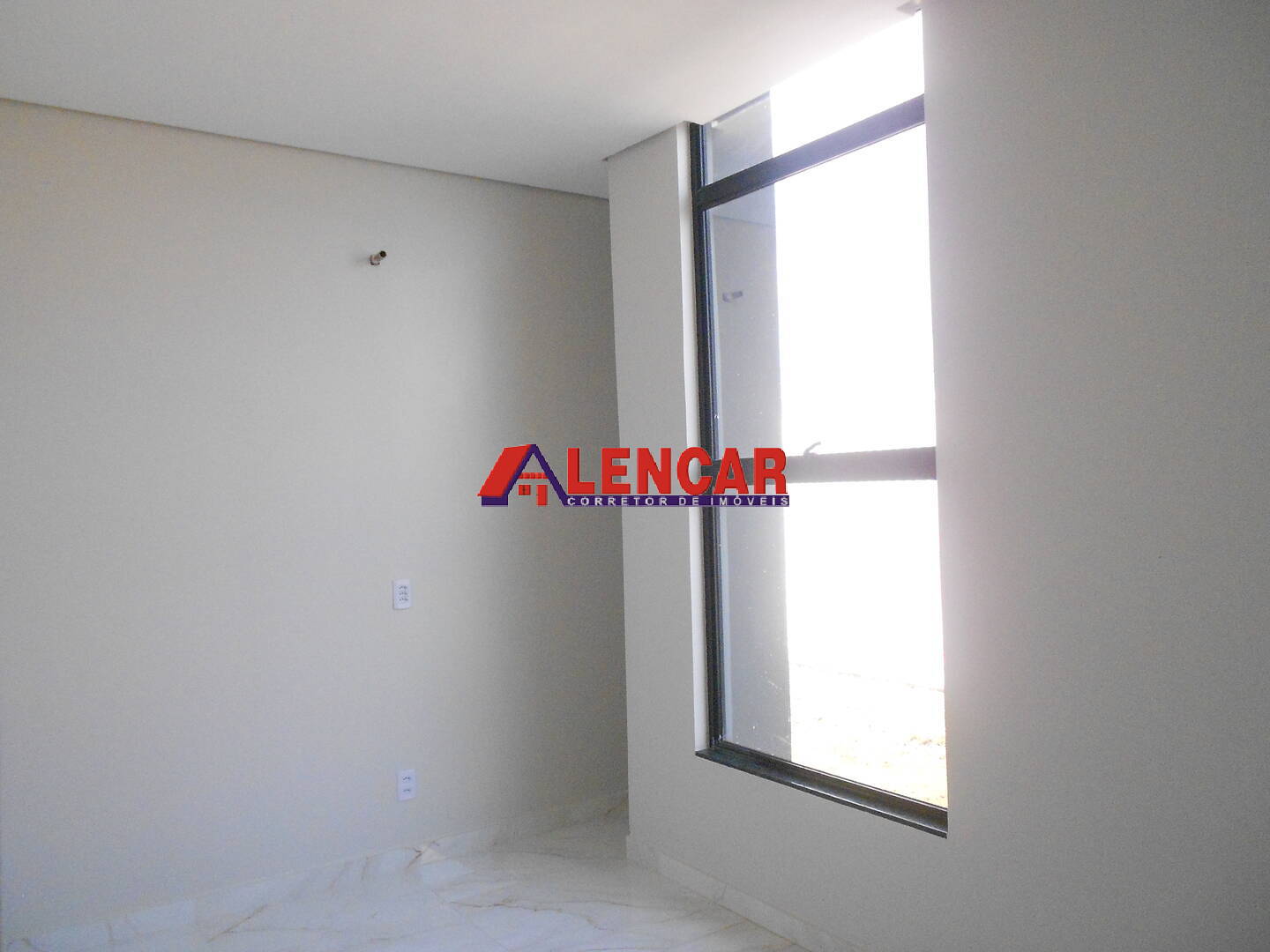 Casa à venda com 2 quartos, 170m² - Foto 10