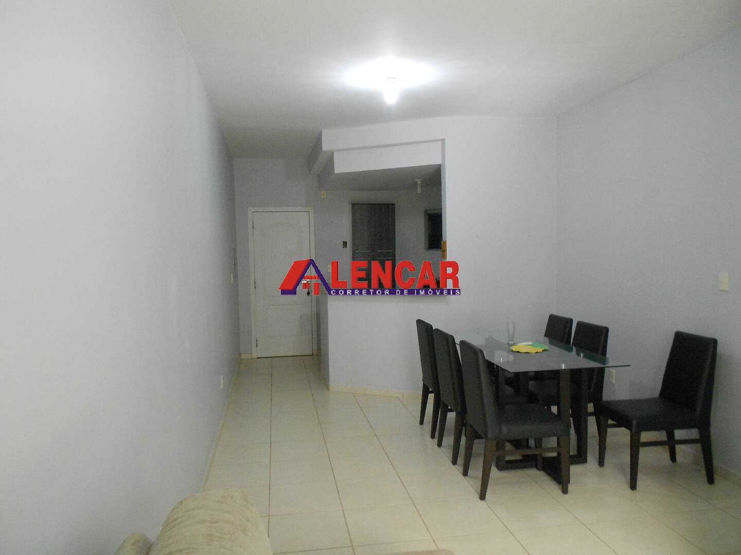 Apartamento à venda com 2 quartos, 68m² - Foto 2